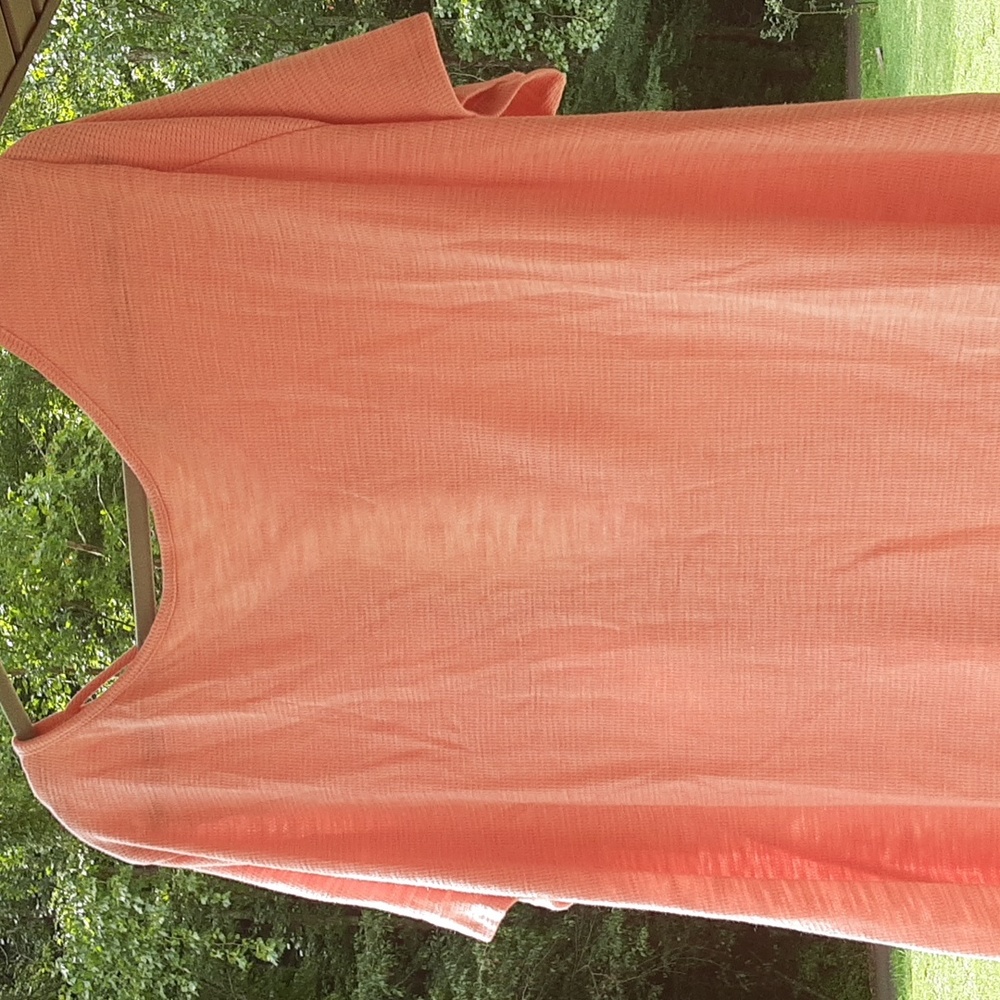 White Birch Coral 3xl short sleeve $15 opened back. 29inches pit to pit